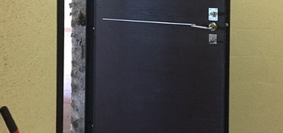 Наши работы в мае: двери «венге» с молдингами для квартиры