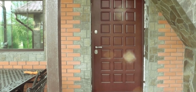 Установка стальных дверей для уличной эксплуатации